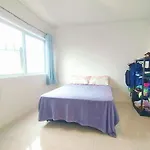 Suite Em Apartamento Compartilhado